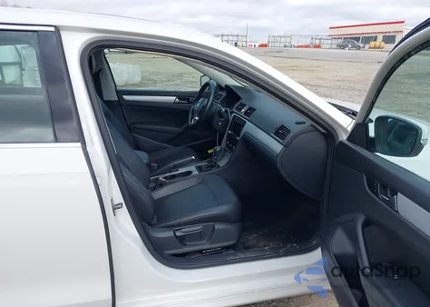 2013 Volkswagen Passat 2.5L Se z USA, uszkodzony, nr VIN 1VWBH7A32DC020125